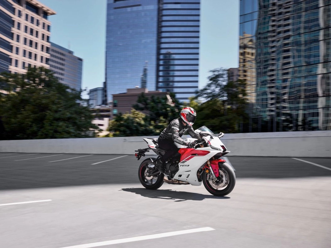 2025 Yamaha YZF-R9 in Port Washington, Wisconsin - Photo 14