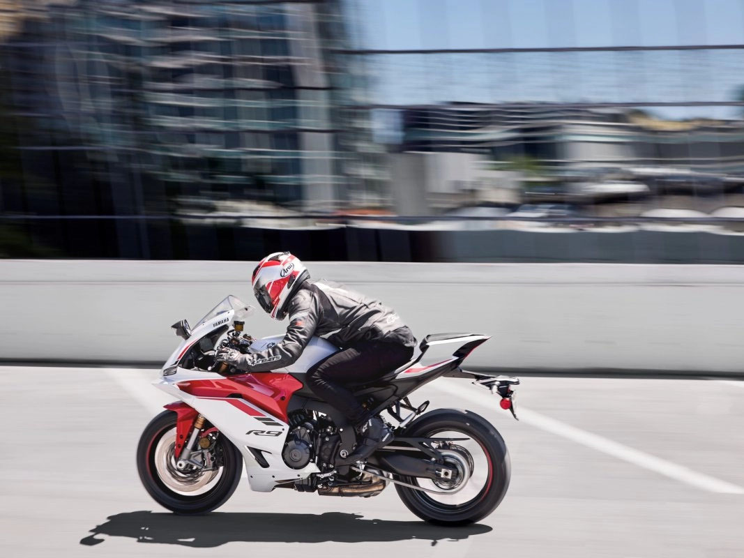 2025 Yamaha YZF-R9 in Port Washington, Wisconsin - Photo 15