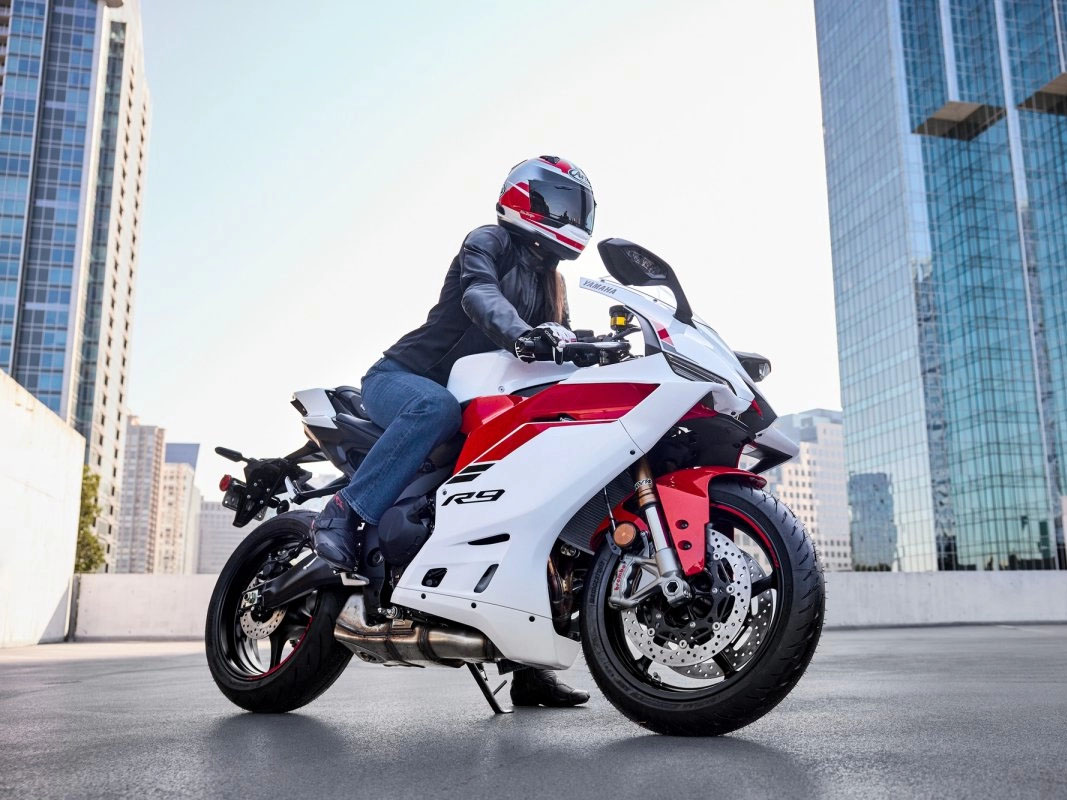 2025 Yamaha YZF-R9 in Port Washington, Wisconsin - Photo 18