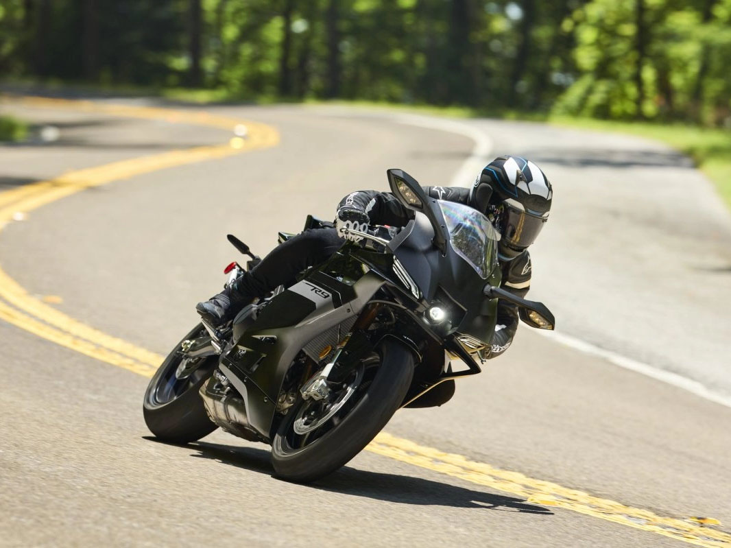 2025 Yamaha YZF-R9 in Long Island City, New York - Photo 14