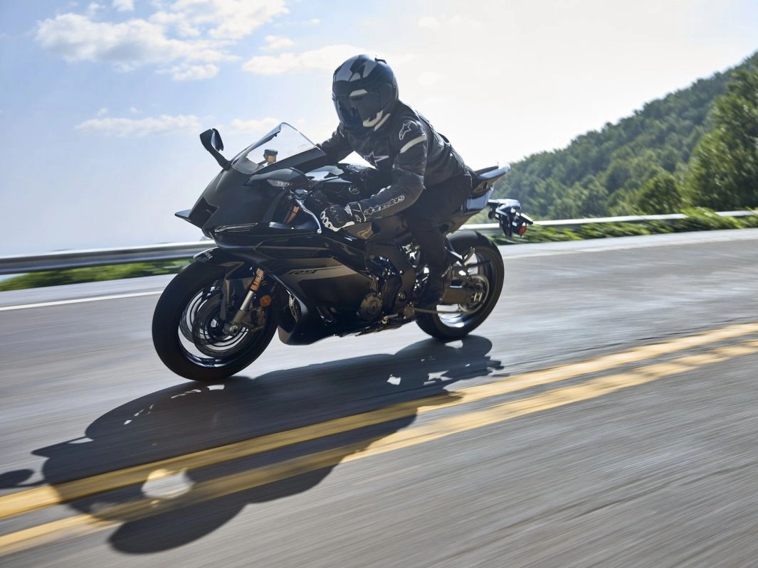 2025 Yamaha YZF-R9 in Long Island City, New York - Photo 17