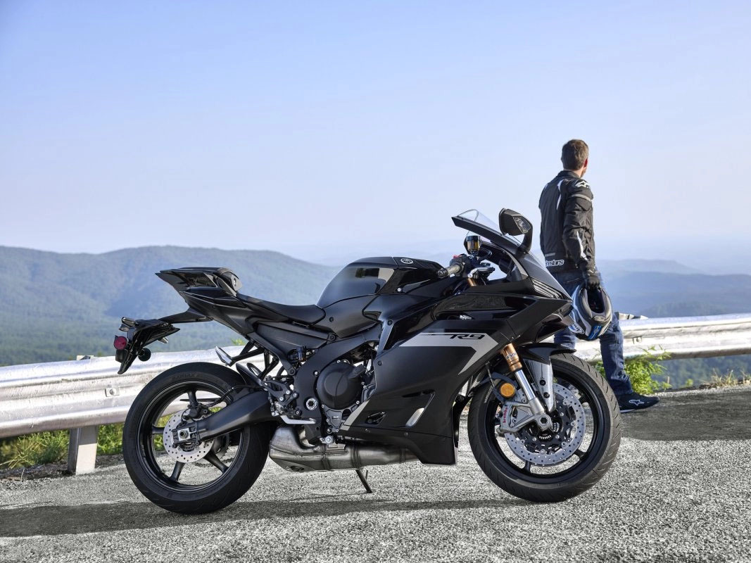 2025 Yamaha YZF-R9 in Long Island City, New York - Photo 20